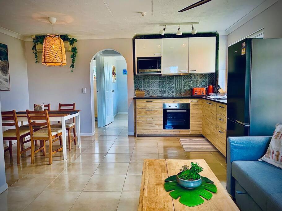 Broadbeach, Stylish Apartment Close To Everything Gold Coast Exterior photo