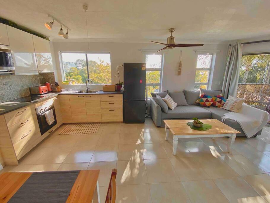 Broadbeach, Stylish Apartment Close To Everything Gold Coast Exterior photo